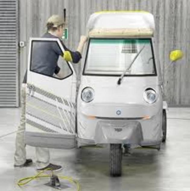 Alman mühendisin tasarladığı üç tekerlekli tek kişilik motorlu karavan tek kişilik tatiller için ideal