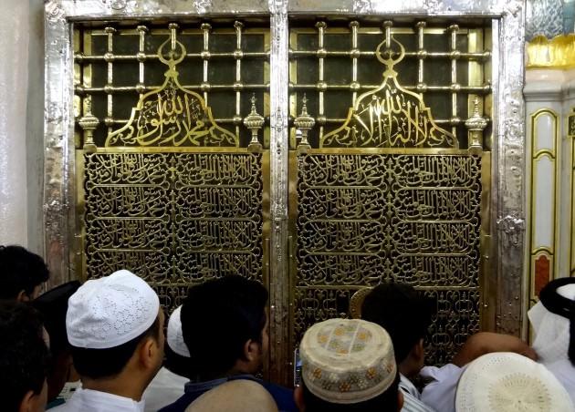 <p>D&uuml;nyanın &ccedil;eşitli yerlerinden kutsal topraklara Umre i&ccedil;in gelen m&uuml;sl&uuml;manlar, Kabe'yi dualar eşliğinde tavaf ediyor,&nbsp;</p>