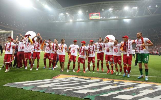 GLOBO (BREZİLYA) *GALATASARAY, TÜRKİYE LİGİ'NİN EN BÜYÜĞÜ OLDU