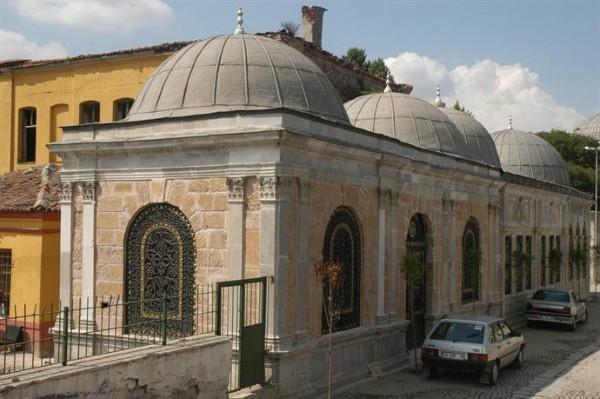 <p>Adile Sultan Türbesi</p>
<p>Bostan İskelesi Sokak No:2 - Eyüp</p>
