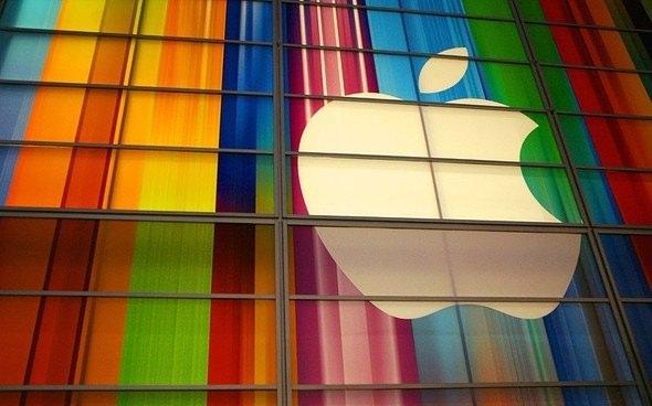 <p><strong>Apple</strong></p>

<p>Apple marka ve pazar değerleri açısından dünyanın en değerli şirketi olabilir fakat güç deyince bu elektronik devi sıralamada onuncu sırada yer alıyor.</p>
