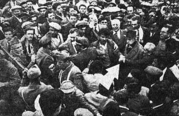 <p>İsmet İnönü bu kez 4 Mayıs 1959 tarihinde İstanbul Topkapı'da saldırıya uğradı. İnönü'yü etrafını saran kalabalıktan bir polis komiseri kurtardı.</p>