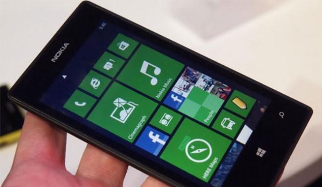<p><strong>2. Nokia Lumia 520</strong></p>
<p>Fiyatı: 510 TL</p>
<p>Şık görünümlü Lumia 520'nin yavaşladığına veya takıldığına şahit olmanız oldukça zor. Mesajlaşma, telefon görüşmeleri, medya yürütme gibi görevler için çok iyi bir telefon olan Lumia 520, fotoğraf konusunda da fena değil. 510 TL'lik fiyatı, NFC, pusula, flaş, ön yüz kamerası gibi özelliklerin atlanmış olması anlamına geliyor ancak Lumia 520, bu fiyata alabileceğiniz en iyi telefonlardan.</p>