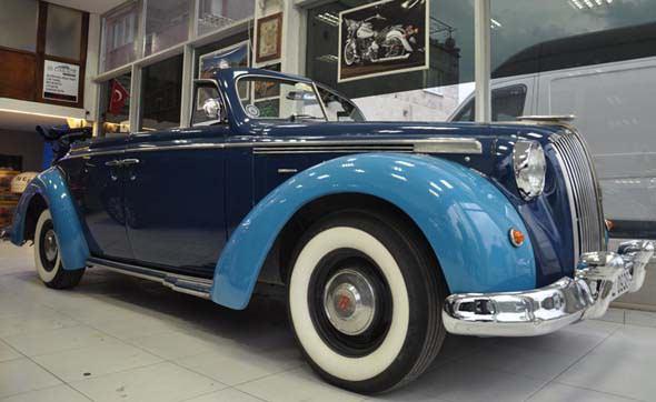 Her şey orijinal. 8 silindir motor gücü var. Spor bir araç olduğu için motor aksamları çok değerli. Bu araçta nadir bulunanlar kategorisinde. Sahibi Bursalı olduğu için bu araçları kentin ana caddelerinde görebileceğiz" diye konuştu.