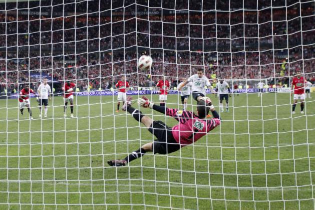 <p><strong>Fransa:</strong> AB futbolcuları + 4 yabancı futbolcu kadroda bulundurulabilir. En fazla 4 yabancı futbolcu ilk 11'de sahaya çıkabilir.</p>
