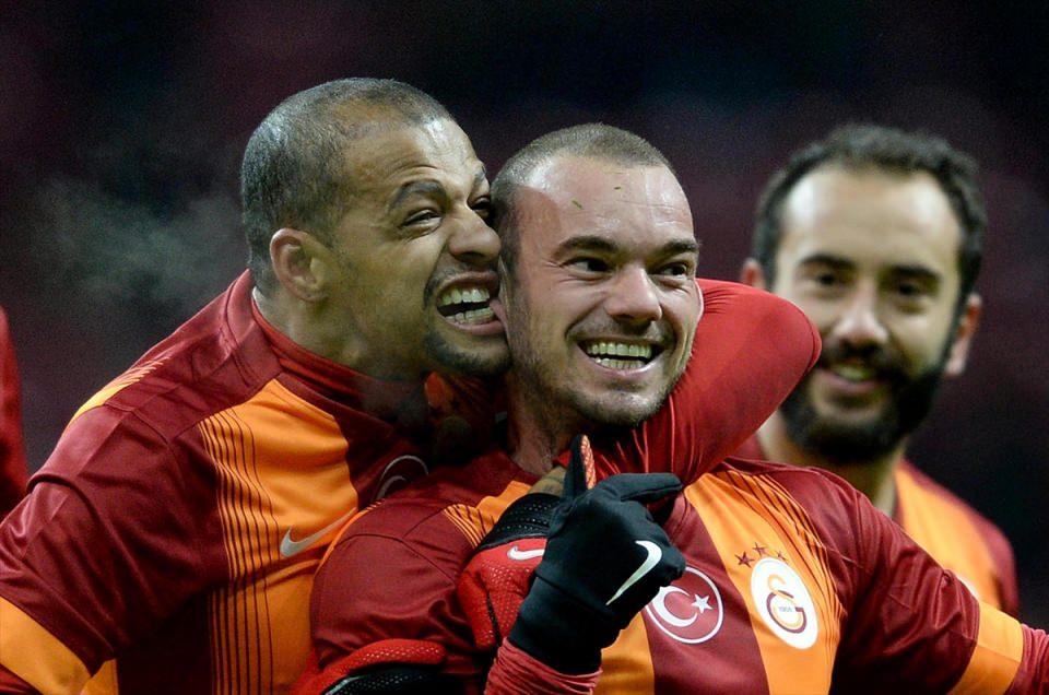 <p>Spor Toto Spor Fotoğrafı mansiyon ödülünü Anadolu Ajansı'ndan Onur Çoban aldı. Galatasaray ile Torku Konyaspor arasındaki karşılaşmada Wesley Sneijder'in attığı gol sonrası Felipe Melo, Sneijder'in kulağını ısırarak gol sevincini paylaşmıştı.</p>
