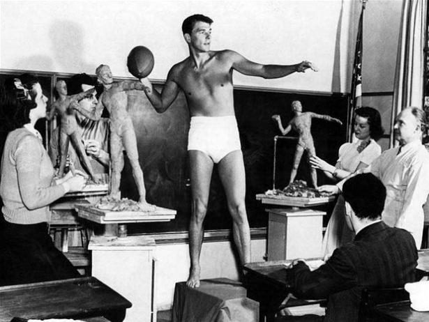 <p>ABD 40. Başkanı Ronald Reagan heykeltraş sınıfında mankenlik yapıyor</p>

<p> </p>

