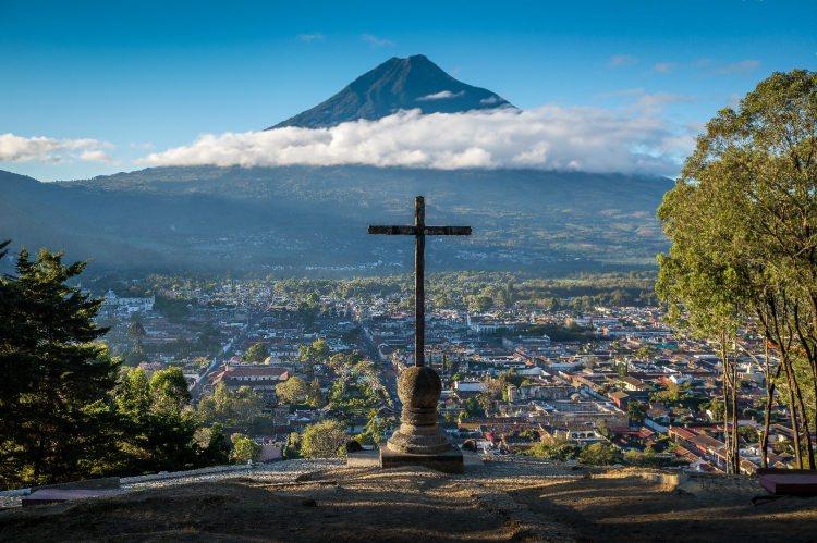 <p>Karasal Alan km²<br />
Guatemala<br />
107.159</p>