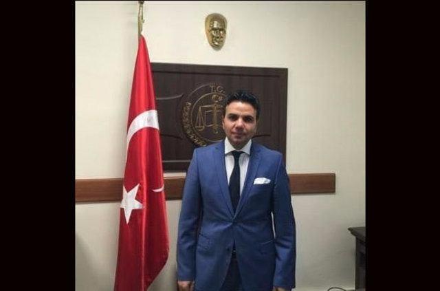 <p>ALİ HAYDAR (Gözaltı kararı çıkarıldı): Eski İzmir Cumhuriyet Başsavcıvekili. Askeri Casusluk soruşturmasını yürüttü.</p>

<p>SERDAR ERGÜL(Fotoğrafta) (Gözaltında): Hâkim. Askeri Casusluk davasında tutuklanma kararlarına imza attı. </p>
