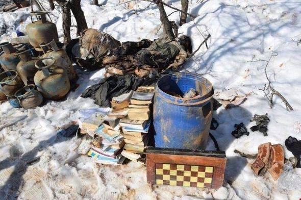 <p>Yürütülen operasyon kapsamında çıkan çatışmalarda toplam 11 terörist silahlarıyla birlikte ölü olarak ele geçirilmiştir" denildi.</p>
<p> </p>
