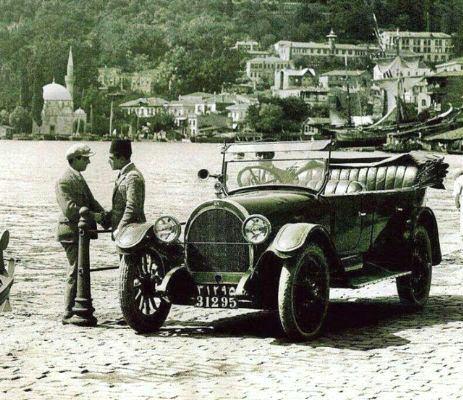 <p>Eski İstanbul'u özleyenler Twitter'da 'Bir İstanbul Hayali'nin paylaştığı fotoğraflarla özlemlerini gideriyor. İşte o büyüleyici kareler...</p>

<p> </p>
