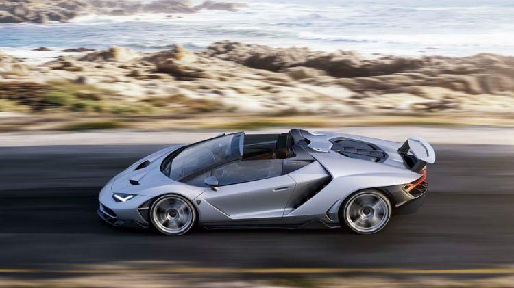 <p>Lamborghini'nin sadece 20 adet üreteceği ve fiyatı 2.3 milyon dolar olarak açıklanan "Centenario Roadster" modeli, geçtiğimiz günlerde Kaliforniya'da düzenlenen "Monterey Car Week" adlı otomobil etkinliğinde tanıtıldı.<a href="http://www.ahaber.com.tr/galeri/otomobil/2017-lamborghini-centenario-roadster/1">.</a></p>
