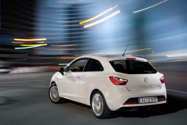 <p><strong>Seat hız kesmiyor</strong><br />
SEAT'ın avantajlı fiyat uygulamaları eylül ayı boyunca da devam ediyor. Kampanyada, SEAT'ın en çok ilgi gören model aileleri Leon ve Ibiza'da 5 bin TL'ye varan indirimlerinin yanısıra, Toledo modelinde de indirim imkânlarına ek olarak 2 bin TL takas desteği uygulanıyor.</p>