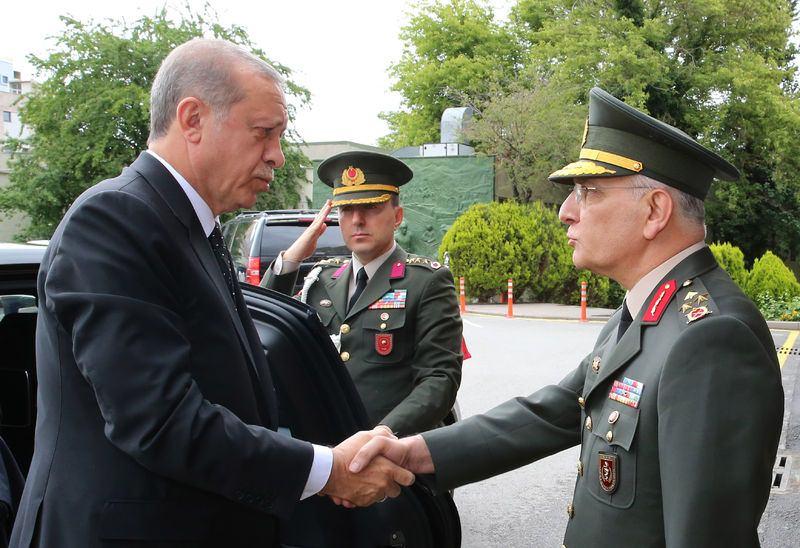 <p>Cumhurbaşkanı Tayyip Erdoğan, şu dakikalarda GATA'ya sürpriz bir ziyarette bulundu. </p>
