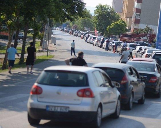<p>Ramazan Bayramı tatili için yola çıkan vatandaşlar, Çanakkale iskelelerinde yoğunluğa neden oldu.</p>
<p> </p>