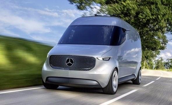 <p>Elektrikli Vision Van, paketleri otomatik olarak getiren ve gönderen drone'ları da tepesinde barındırıyor. Paketleri yükleyen otomatik bir kargo alanı ve dağıtım merkeziyle dikkat çekiyor. Aynı zamanda şarj başına 270 km yol kat edebiliyor.</p>
<p> </p>