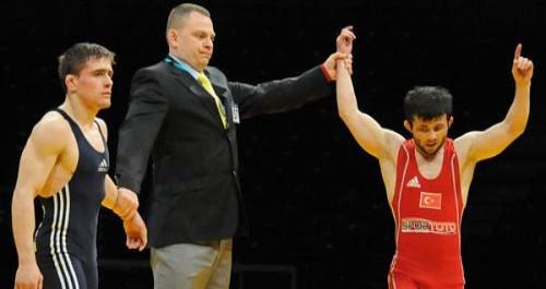 Ahmet PEKER YAŞ: 26, BOY: 1.60, KİLO: 55 KULÜBÜ: Amasya Şekerspor YARIŞ GÜNÜ: 10 Ağustos İDDİALI RAKİPLERİ: Otarsultanov (RUS), Niyazbekov (KAZ), Rahimi (İRA), Velikov (BUL), EN İYİ DERECELERİ: 2012 Avrupa 3.’sü
