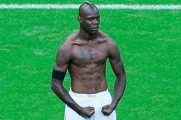 <p>"Hakem formamı çıkardığım için değil, vücudumu kıskandığı için bana sarı kart gösterdi." <br />
<br />
Mario Balotelli.</p>

