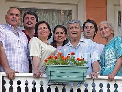 <p>Geniş Aile</p>
