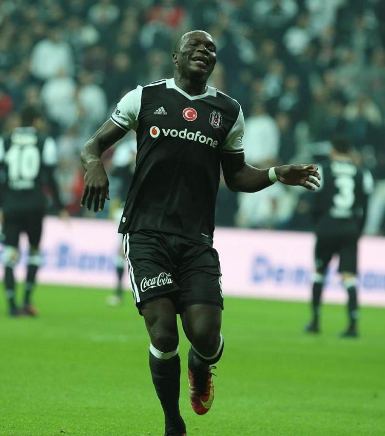 <p>-Bu kadar değişik bir oyuncu görmedim ben. Bir insanın ayağı bu kadar ayarsız olur. Ya mükemmel ya da berbat. Ortası yok.</p>
