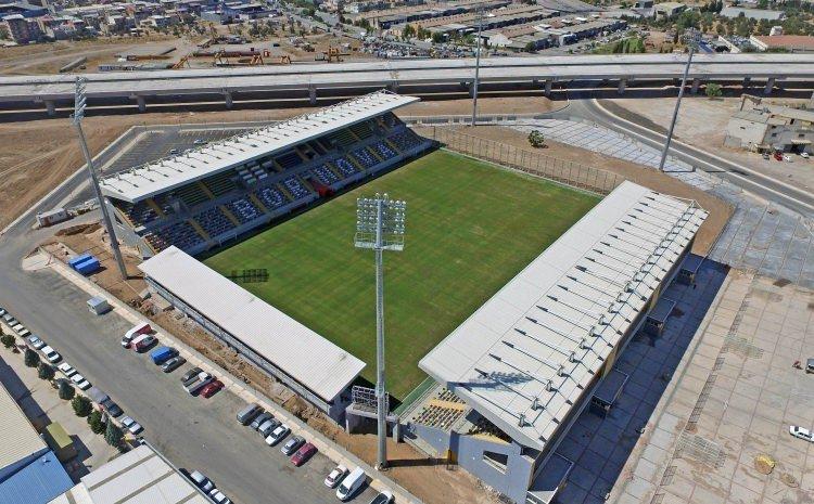 <p>Bornova Aziz Kocaoğlu Stadyumu​<br />
Kapasite: 12 bin 500</p>
