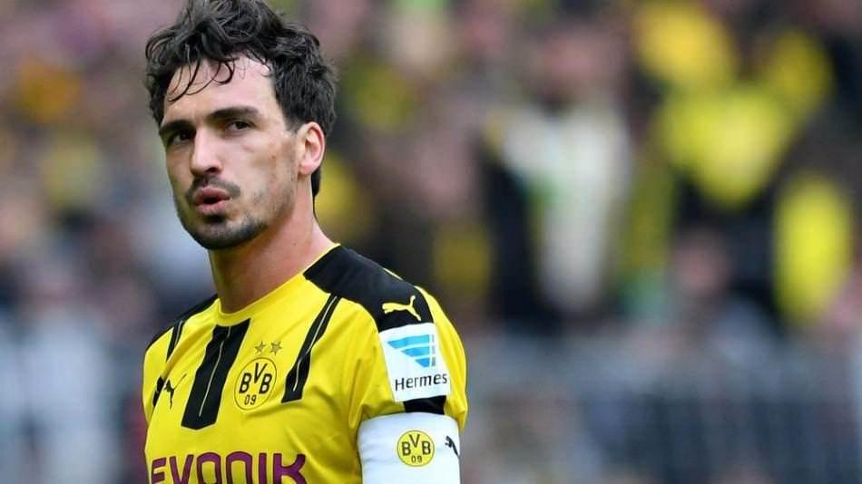 <p><strong>Mats Hummels</strong><br />
Dortmund > Bayern Münih</p>
