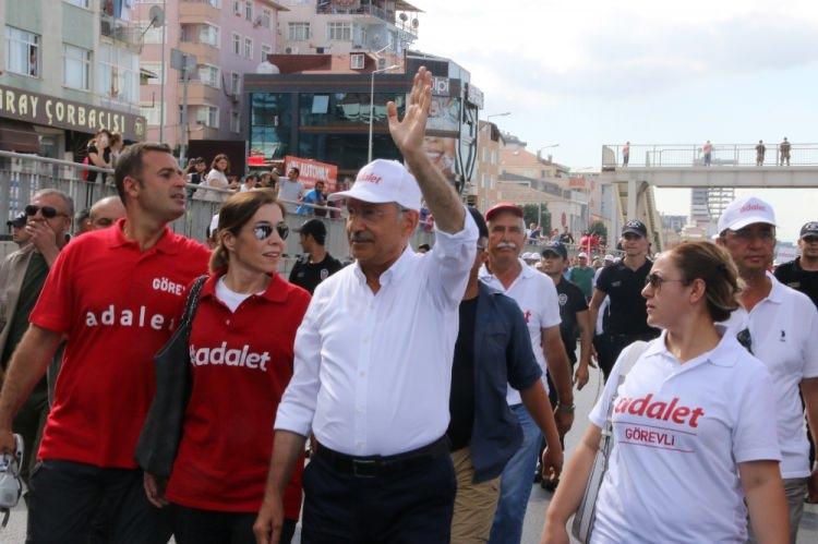 <p>Gece saatlerinde ise İstanbul Valiliği'nden bir açıklama geldi.</p>
