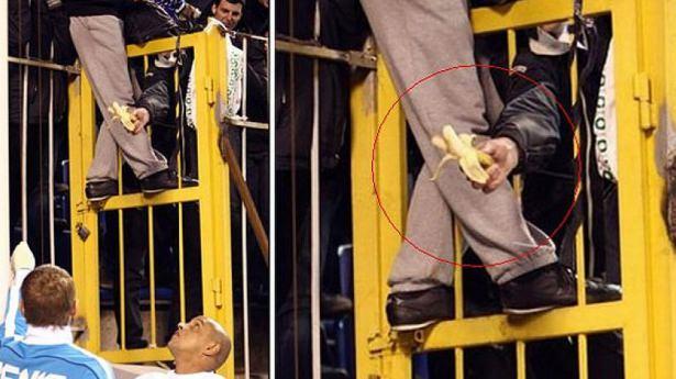 <p>Akhisar Belediyespor Teknik Direktörü Roberto Carlos da Anzhi forması giydiği dönemde Zenit tribünlerinden muz kaldı. İskoçya ve Fransa'da da benzer olaylar meydana geldi. </p>