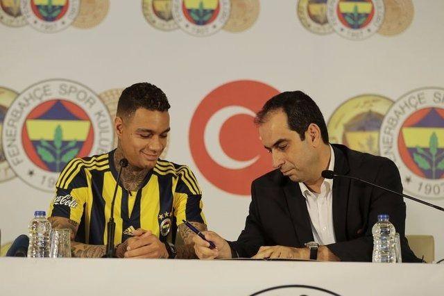 <p>GREGORY VAN DER WIEL | Fenerbahçe | Yıllık ücret: 8.800.000 TL (Resmi değil)</p>
