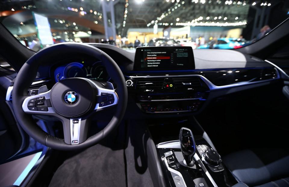 <p>BMW 5</p>
