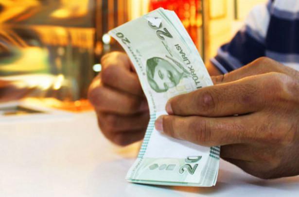 <p>Ayrıca vatandaşlar Akbank, Asya Katılım Bankası, Denizbank, Finansbank, HSBC, Ziraat Bankası, TEB, Garanti Bankası, Halk Bankası, İş Bankası, Vakıflar Bankası ile Yapı ve Kredi Bankası'nın internet şubesi üzerinden de MTV ödemelerini kredi kartlarıyla gerçekleştirebilecek.</p>
<p> </p>
