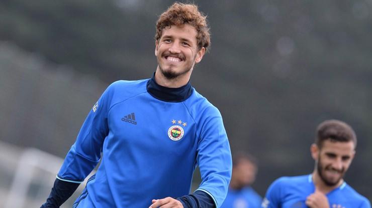<p>AS Roma, Sportif Direktör Walter Sabatini ile yollarını ayırdı. Bu ayrılığın gerekçelerinden birisi Salih Uçan...</p>