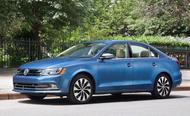 <p><strong>Jetta</strong></p>

<p>1.2 TSI Manuel Trendline <strong>66.200 TL</strong></p>
