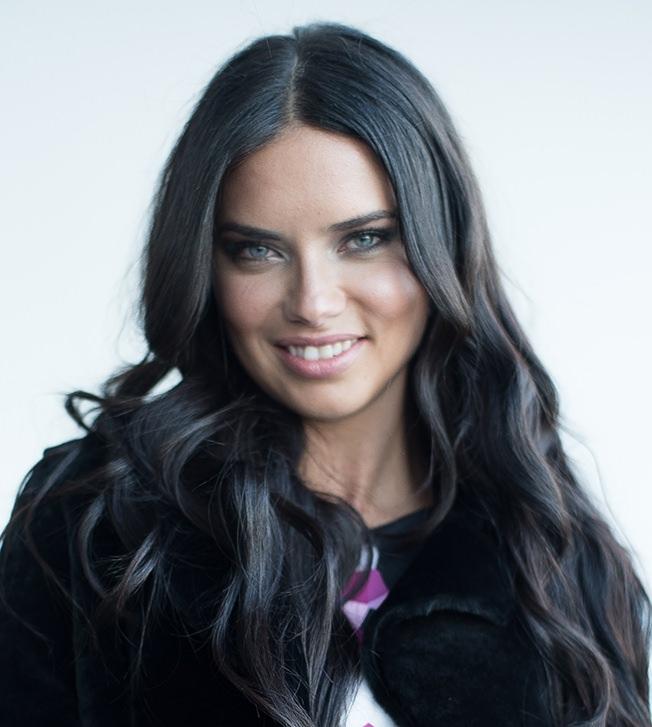 <p><strong>Adriana Lima</strong></p>

<p>1.78 cm</p>
