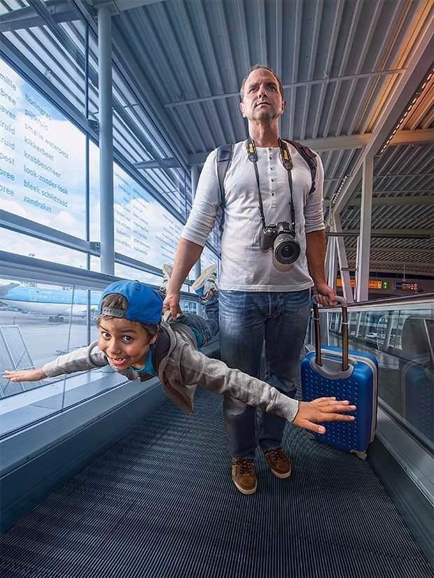 <p>Adrian Sommeling isimli dijital sanatçı, <strong>oğlunun mutlu olması için fotoğraflarını photoshop'layarak süper kahramanlara taş çıkardı. </strong></p>
