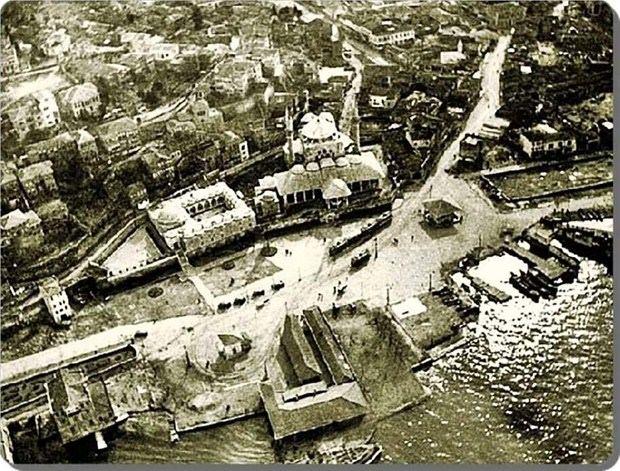 <p>Üsküdar'a bakar iken 1950ler </p>

<ul>
</ul>
