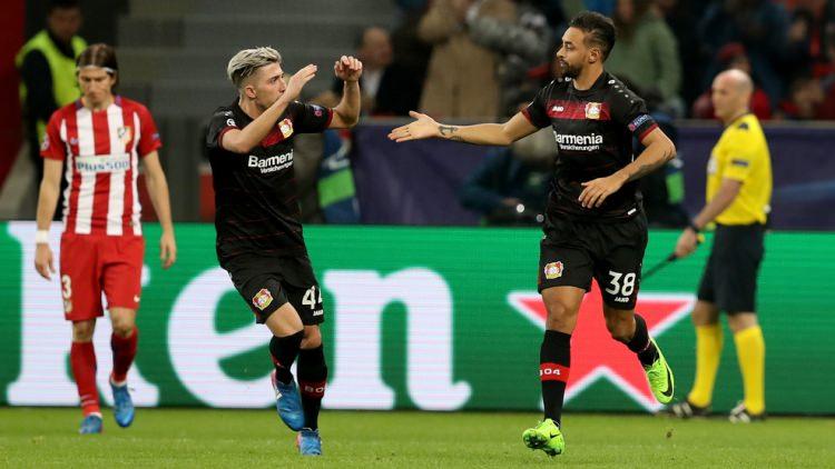 <p>48'de Bellarabi farkı bire indirdi. Gameiro, 59'da penaltı atışını gole çevirerek Atletico'ta tekrar 2 farklı skoru getirdi.</p>
