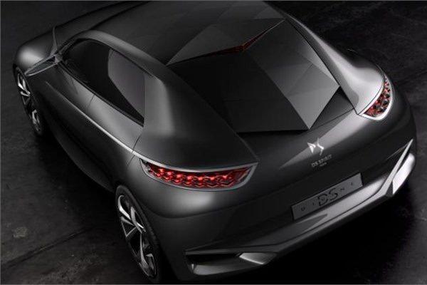 <p><strong>Citroen Divine DS</strong></p>

<p> </p>
