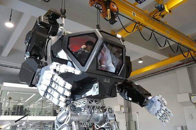 <p>3.5 metre uzunluğundaki bu robot yapılalı henüz 12 ay oldu. Söylentilere göre Kuzey Kore'ye uyarı niteliğinde olması bekleniyor.</p>

<p> </p>
