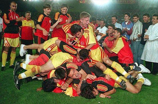 <p>Şampiyon Galatasaray (1998-1999)</p>