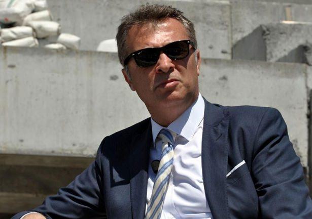<p>Fikret Orman</p>
<p>Bugüne kadarTürkiye'ye bir tane UEFA Kupası'nın gelmemesi bence bir spor ayıbı...</p>