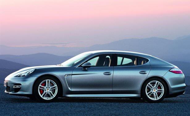 <p>Daniel Sturridge - Porsche Panamera</p>

<p> </p>
