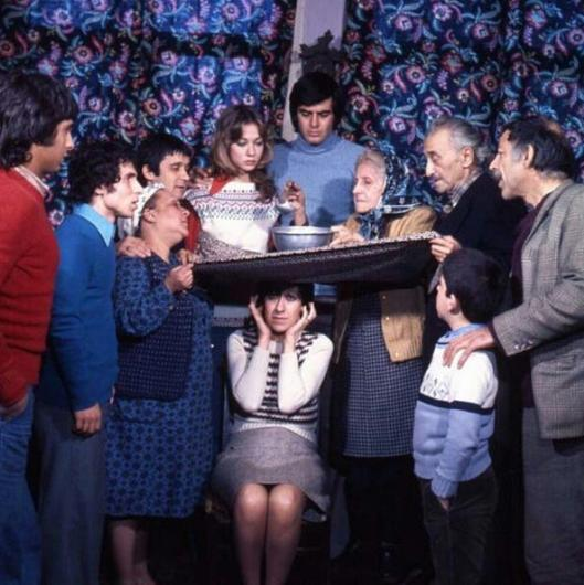<p>Bu fotoğraflar çok kıymetli buraya koymayın deniyor!.. Bu sadece "Bizim"değil "Hepimizin Ailesi" hepimizin fotoğrafları, hepimizin filmleri.. Bu kıymeti sizler verdiğiniz için kıymetliler zaten!..</p>
<p> </p>