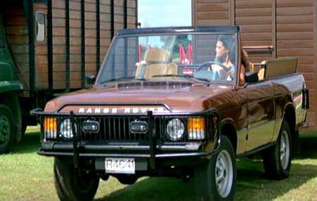 <p><strong>13- Ahtapot (1983)</strong><br />
007'nin kötüleri kovaladığı yeni arabası 1980 model Range Rover Convertible olur.</p>