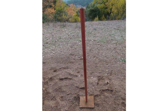 <p>Serilen her sırayı dövmek için, Çuva emekçilerinden Bora hurda demirleri kaynakla birleştirerek bir ‘tokmak’ yapıp getirdi.</p>

<p> </p>
