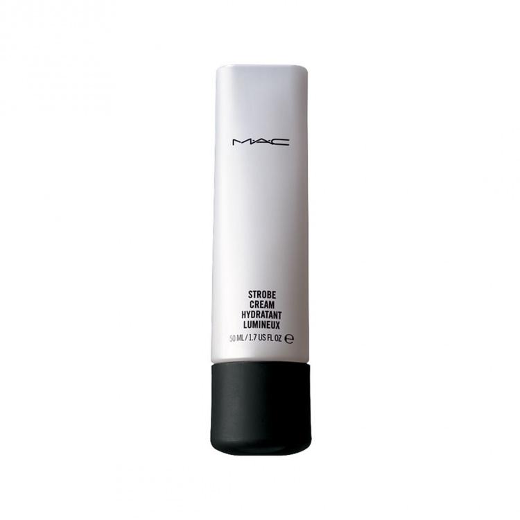 <p><strong>5. MAC Strobe Cream / 145 TL</strong></p>

<p>Kuru ciltlerin makyaj altına da uygulayabileceği strobe cream, hızla emilerek cildi nemlendirir. Makyaj sonrasında elmacık kemiklerini aydınlatmak için de uygulaması kolay bir üründür. </p>
