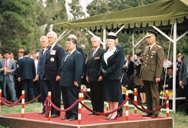 <p>Cumhurbaşkanı Özal, İngiltere Başbakanı Margaret Thatcher ile birlikte Anzak törenlerinde… (25 Nisan 1990 Çanakkale)</p>

<p> </p>
