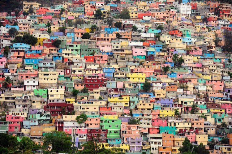 <p>Karasal Alan km²<br />
Haiti<br />
27.560</p>