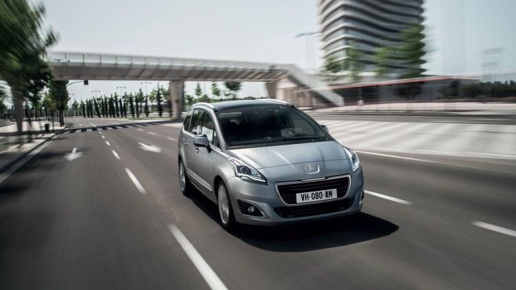 <p>8 Ekim – 19 Kasım tarihleri arasında devam eden Peugeot Bakım Kampanyası kapsamında Fiks Menü’lerde %15 indirim ve Peugeot 3 Yaş ve Üstü Fiks Menü’lerde %25 indirim yapıyor.</p>