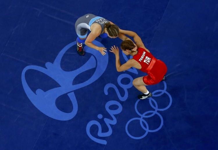 <p>Dünyanın en iyi sporcularının mücadele ettiği 2016 Rio Olimpiyat Oyunları'nda heyecan tüm hızıyla sürüyor.</p>
